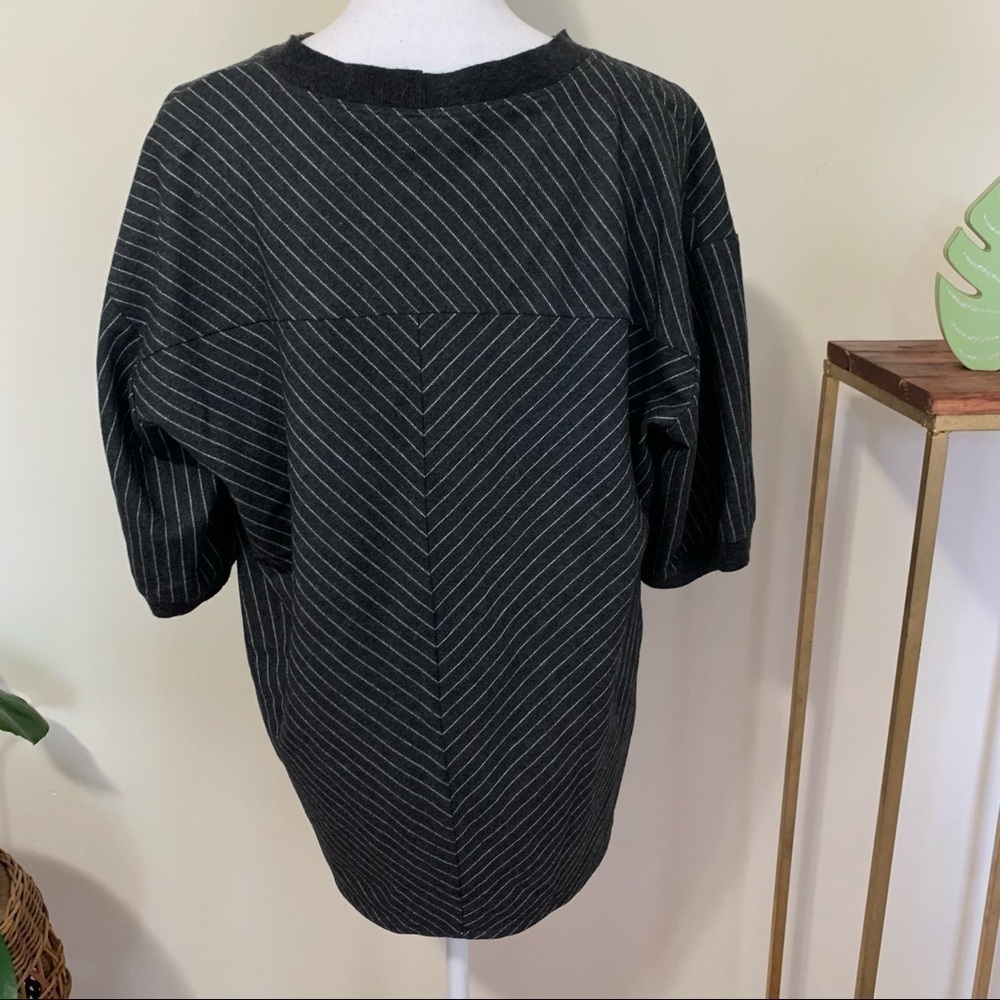 Alysi Italian Wool Pinstripe Short Sleeve Crewneck Top in Black and White sz 8 - Picture 4 of 6